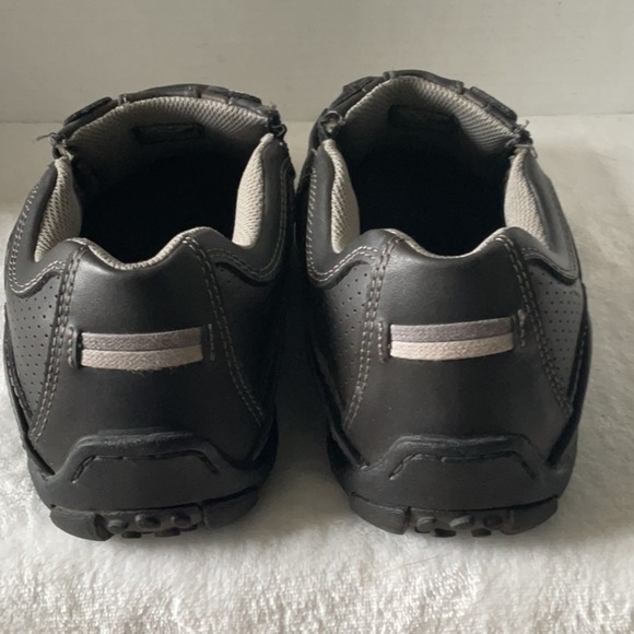 Skechers Black Slip-On Loafers with Polished Finish - Picture 2 of 8